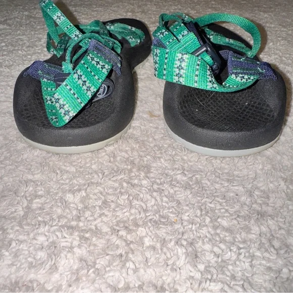 Chaco Green and Black Sandals Size 7 - Picture 2 of 6